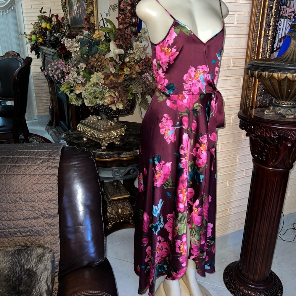 Floral Burgundy Dress . Long open on the front side.